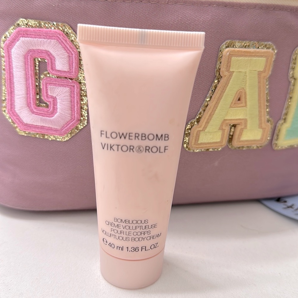 Flowerbomb body cream